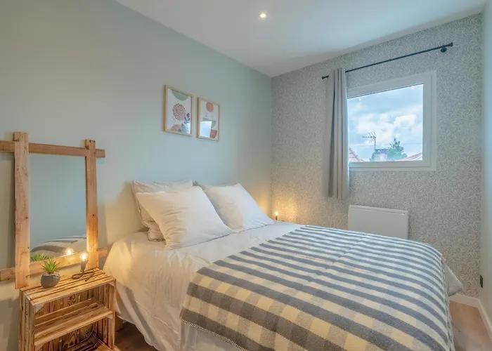 Kerlarros Clim Et Parking Face Gare Et Port