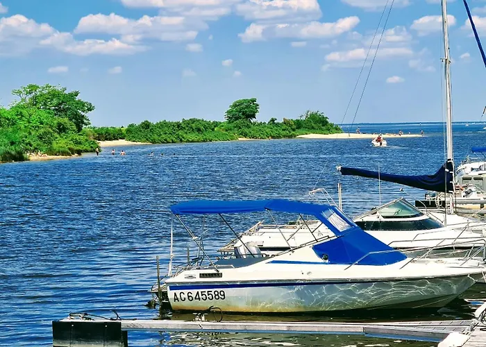 Kerlarros Clim Et Parking Face Gare Et Port شقة