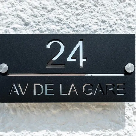 Kerlarros Clim Et Parking Face Gare Et Port *