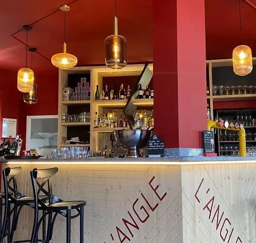 Kerlarros Clim Et Parking Face Gare Et Port Gujan-Mestras